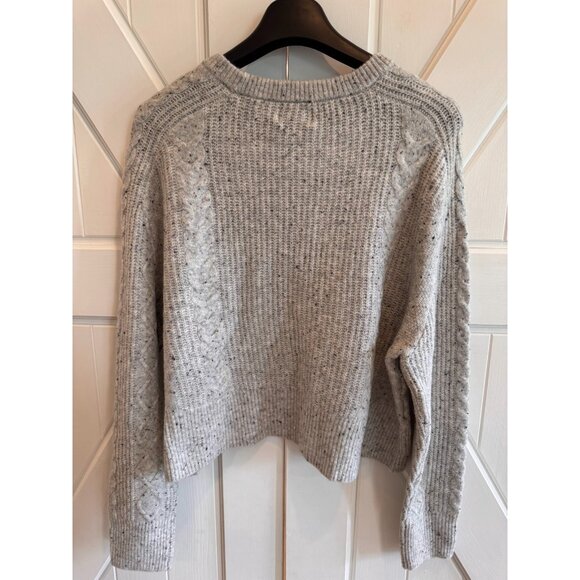 NWT Universal Thread Gray Round Neck Cable Knit Pullover Sweater Womens Size L - Picture 4 of 9